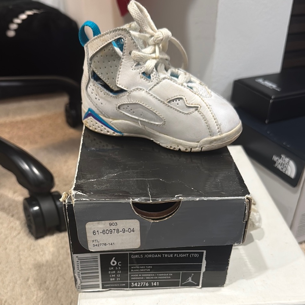 🔟DEAL… Jordan White and Blue Sneakers Air Jordan 6